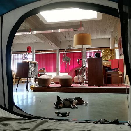 Ghostel 1St - Aventure Alternative - Guest House - Arts-Factory-Experience - For Artists, Makers And Open Minds - Attention, We Are Not A Hotel And Are Not Adapted For Everybody - Read Host Warnings Before Reservation - Www,Providence,Be Asbl Charleroi Exterior foto
